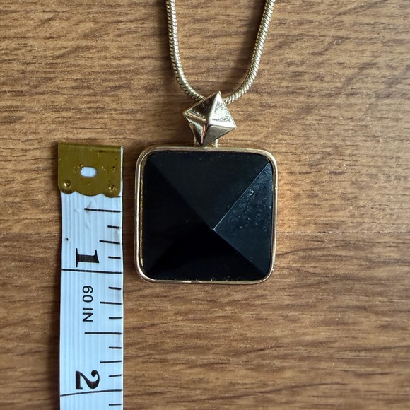 🖤✨ Black & Gold Square Pendant Necklace | Joe Fresh ✨🖤 - Picture 4 of 5